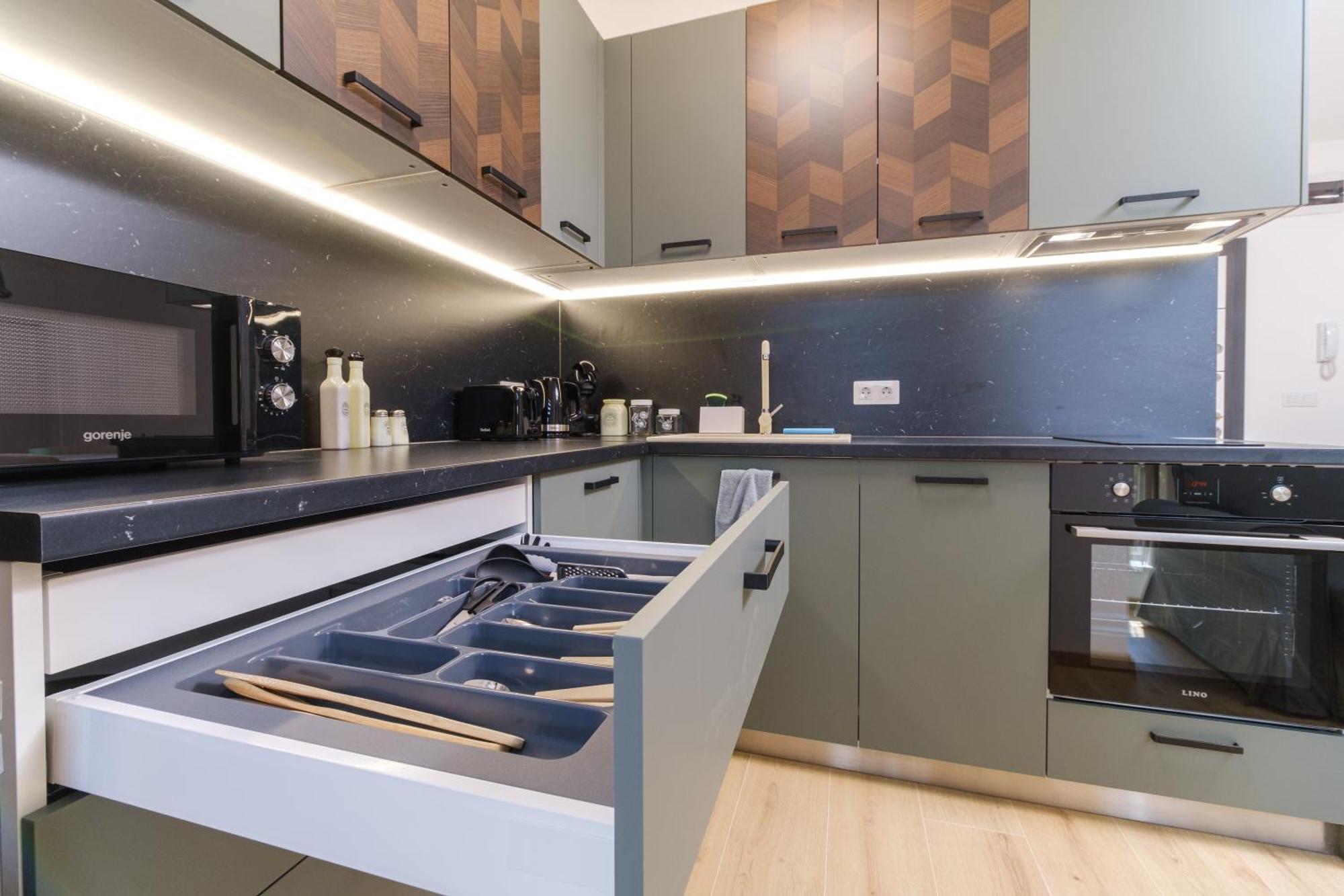 Modern 1-Bedroom Apartment With Free Parking Plovdiv Esterno foto