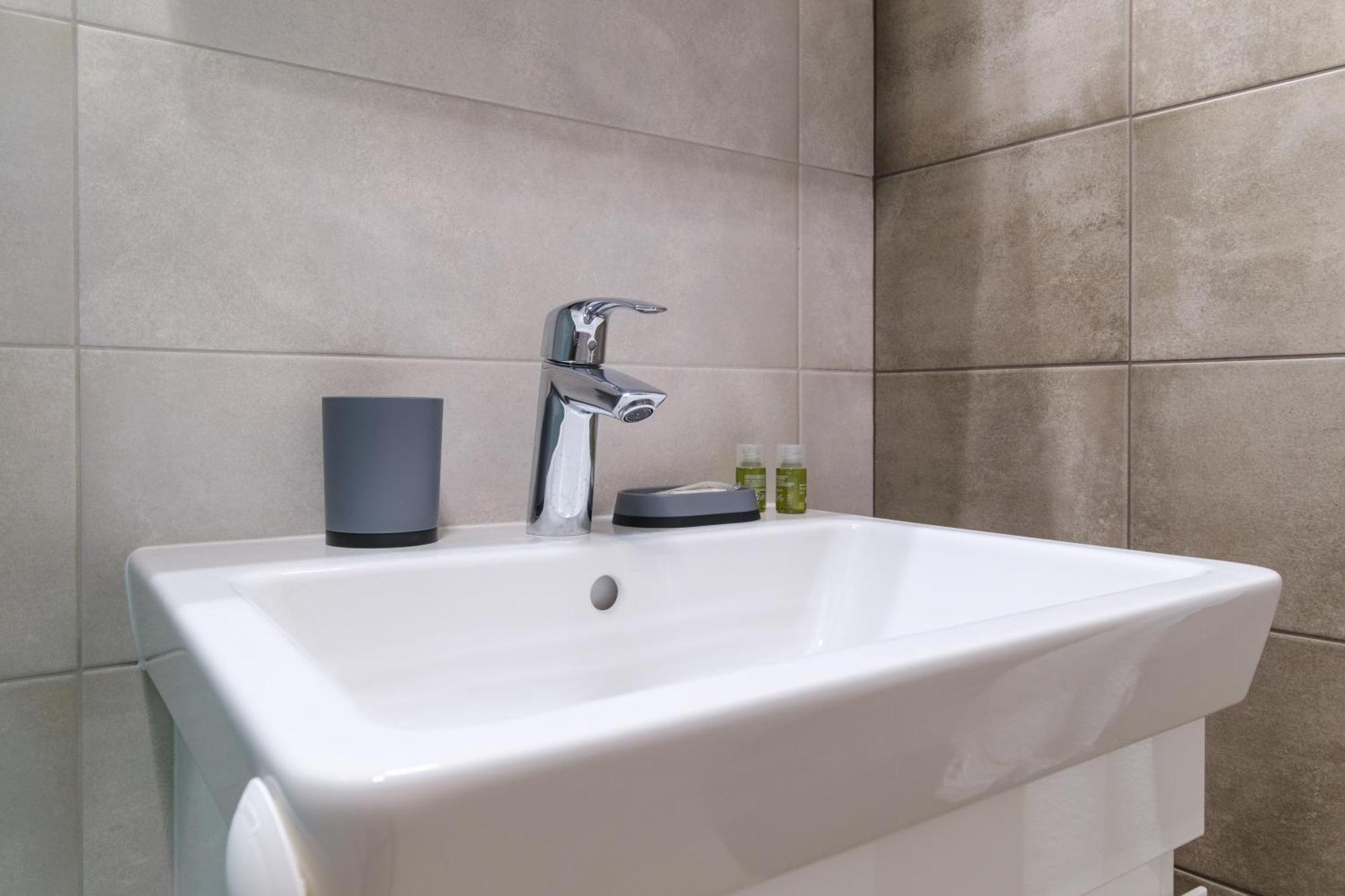 Modern 1-Bedroom Apartment With Free Parking Plovdiv Esterno foto