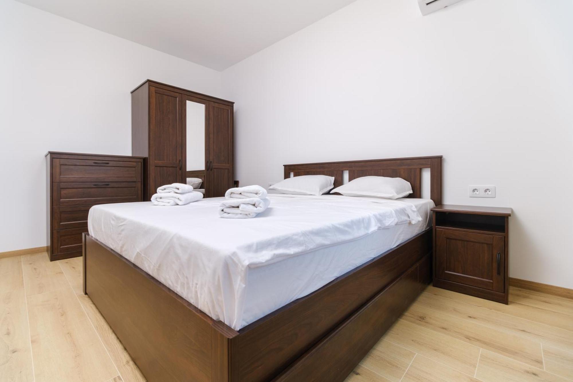 Modern 1-Bedroom Apartment With Free Parking Plovdiv Esterno foto